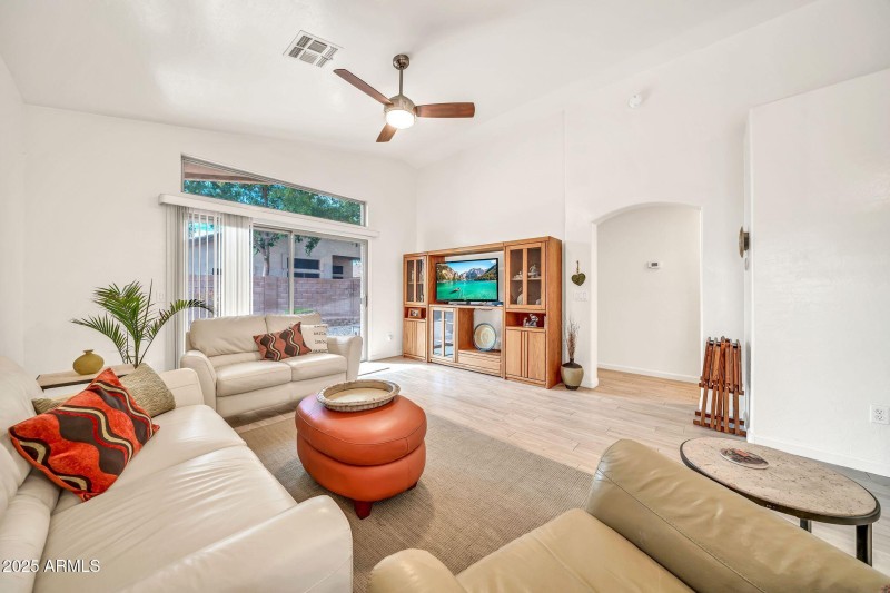 14617 N 87th Dr-7