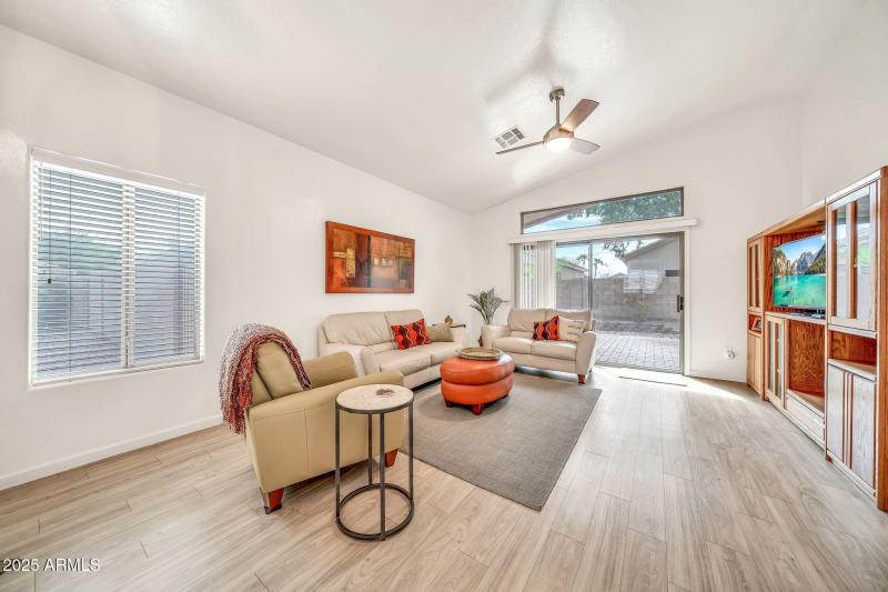 14617 N 87th Dr-8