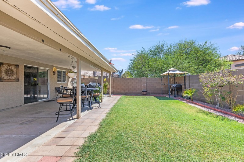 11239 W Devonshire-17