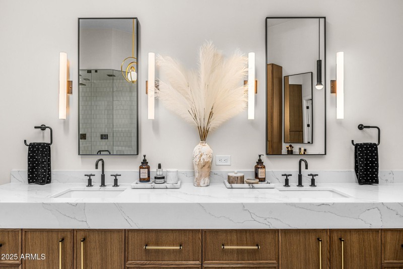 28primary bathroom double vanity