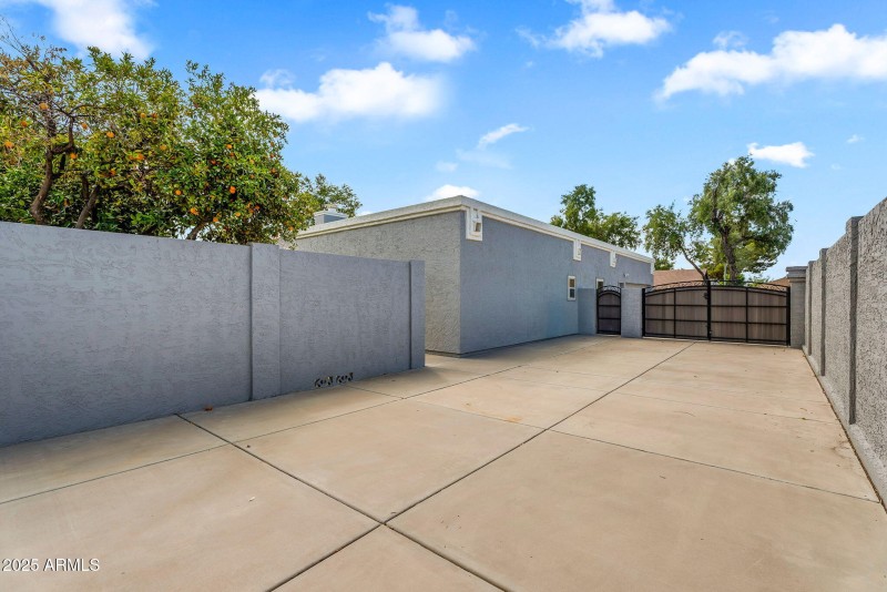 RV Gate + Extra Side Yard Storage