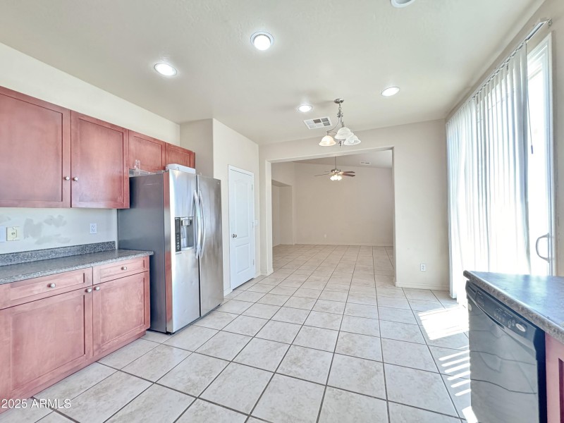 Kitchen & dining
