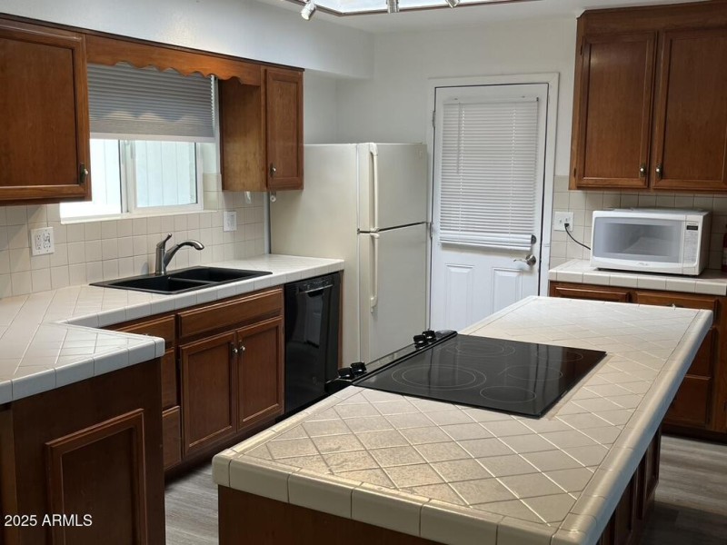 09C929DC-52E8-4916-BAE0-30135DBD86BD_1_1