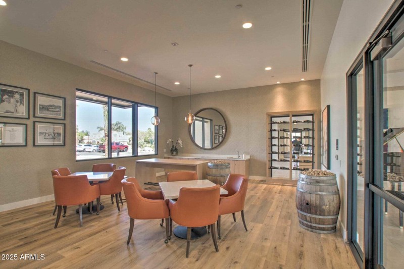 Card Wine Room