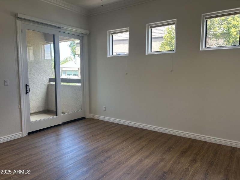 MASTER BED W PRVT COVERED PATIO