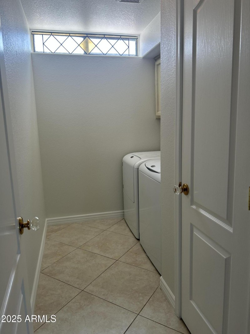 SEP LAUNDRY ROOM