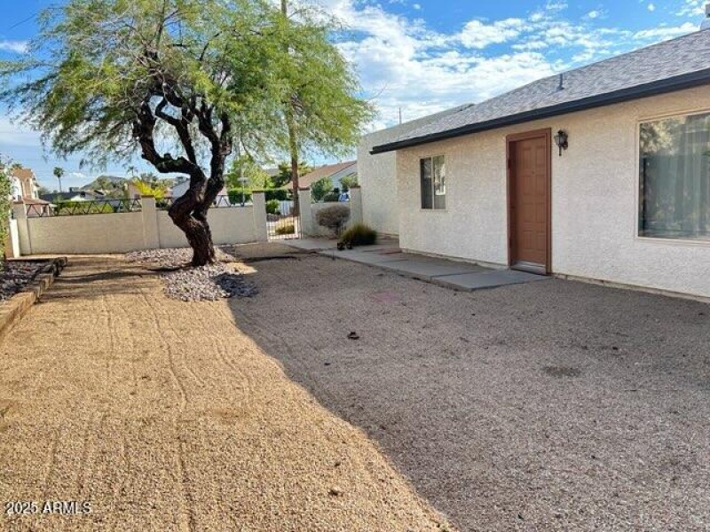 Easy Maintenance Yard.