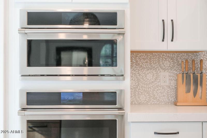 Viviano Backsplash