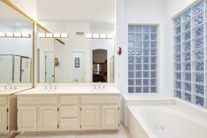 Master En-Suite