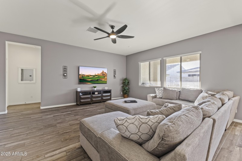 HOME- LIVING 1