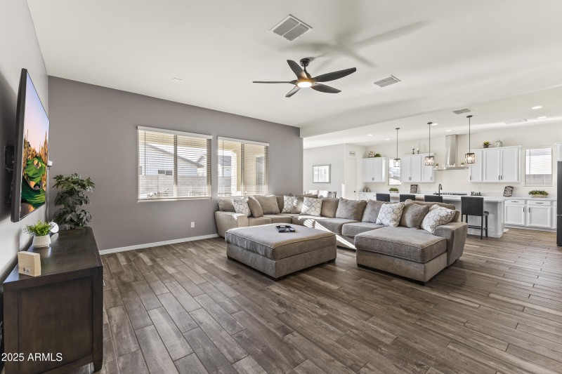 HOME- LIVING 2