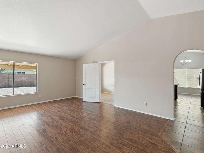 5-web-or-mls-Douglas-5
