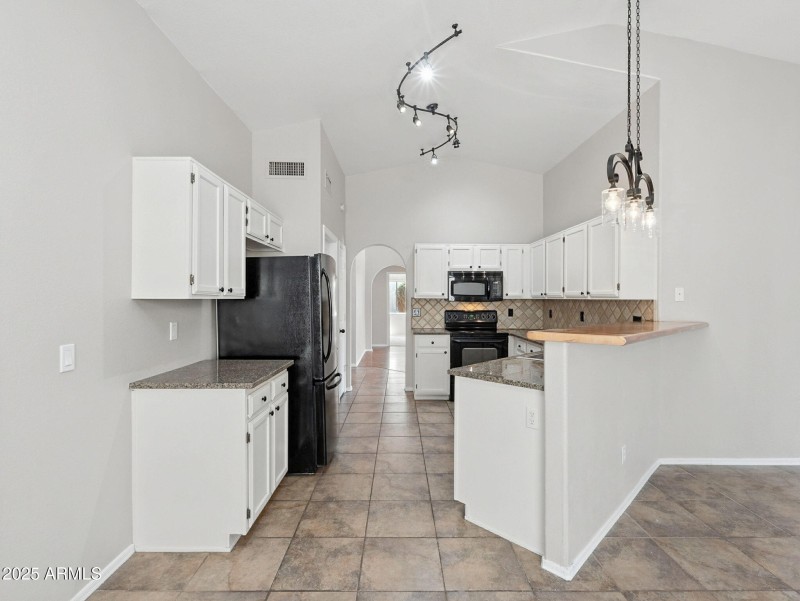14-web-or-mls-Douglas-14