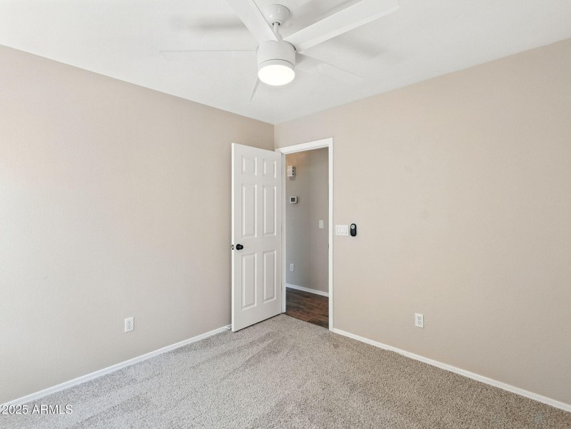 24-web-or-mls-Douglas-24