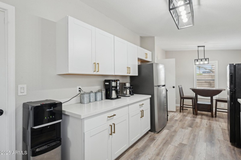 13-web-or-mls-9640-e-escondido-ave