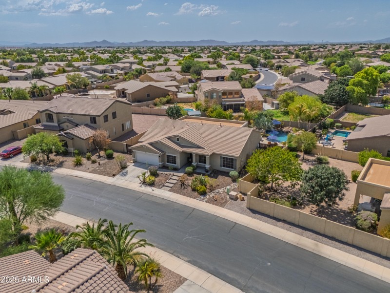 19102NFalconLane-4