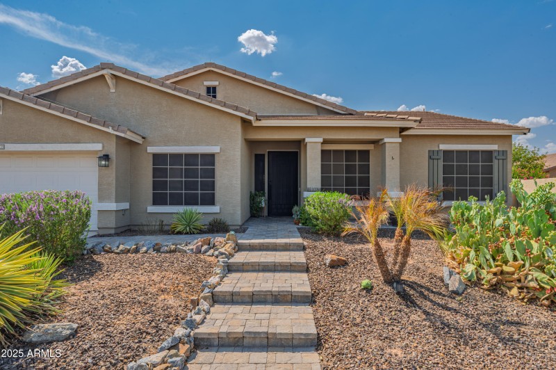 19102NFalconLane-11