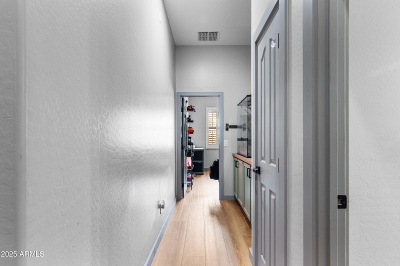 19102NFalconLane-22