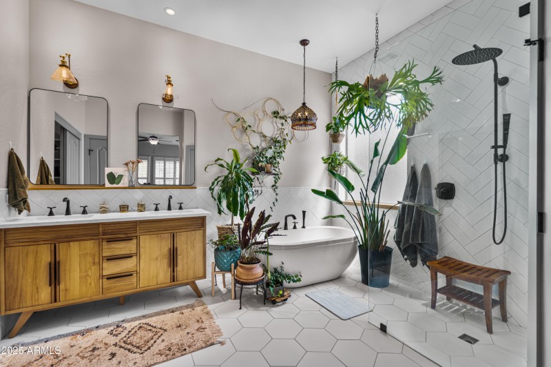 19102NFalconLane-27