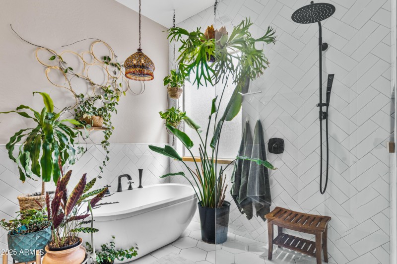 19102NFalconLane-28