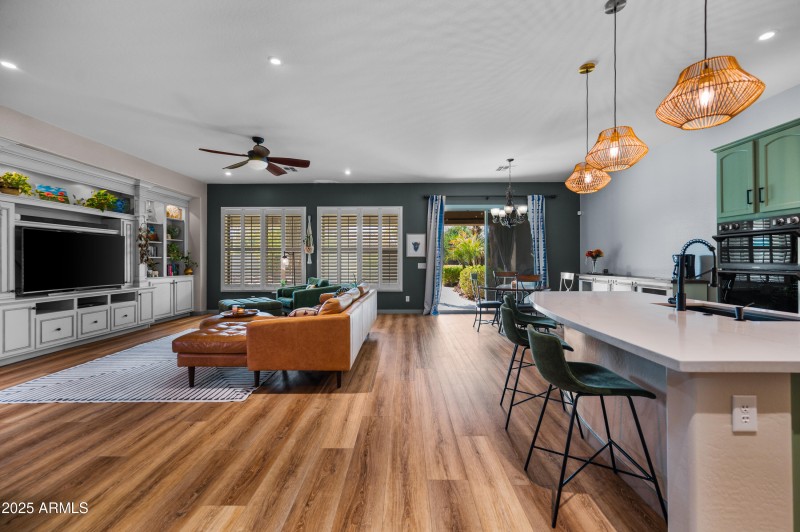19102NFalconLane-40