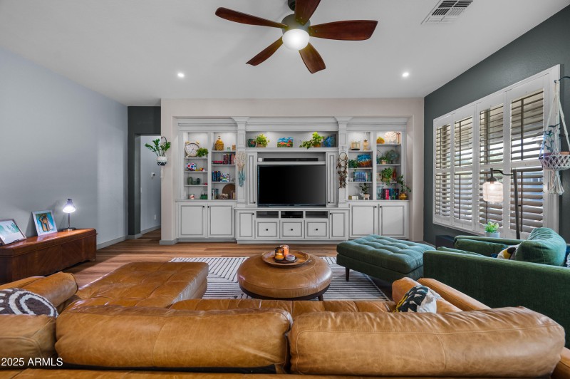 19102NFalconLane-41