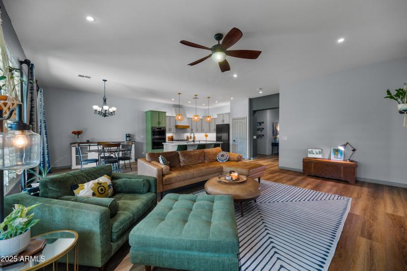 19102NFalconLane-43