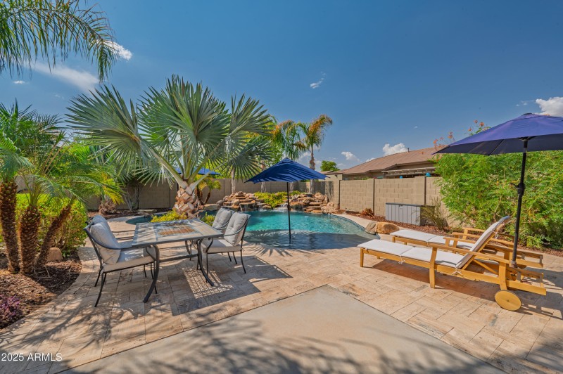 19102NFalconLane-59