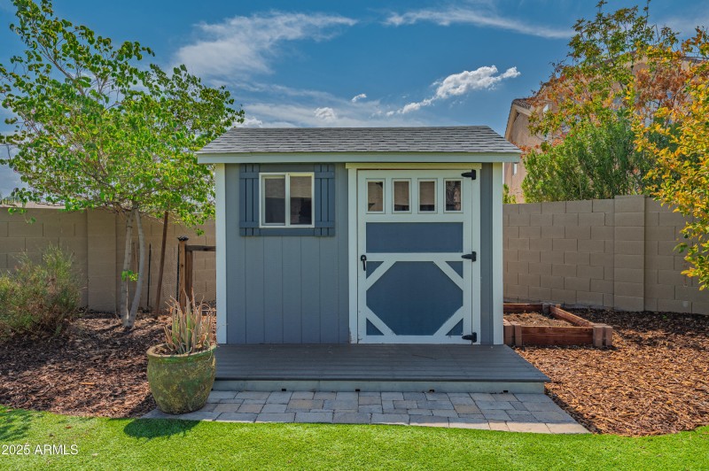19102NFalconLane-64