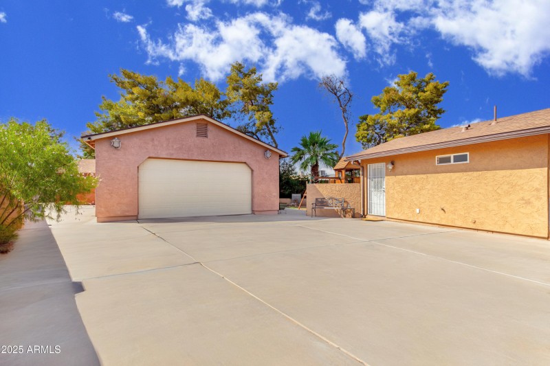 4 Car Garage