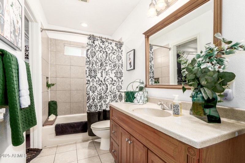 Full Guest Bath