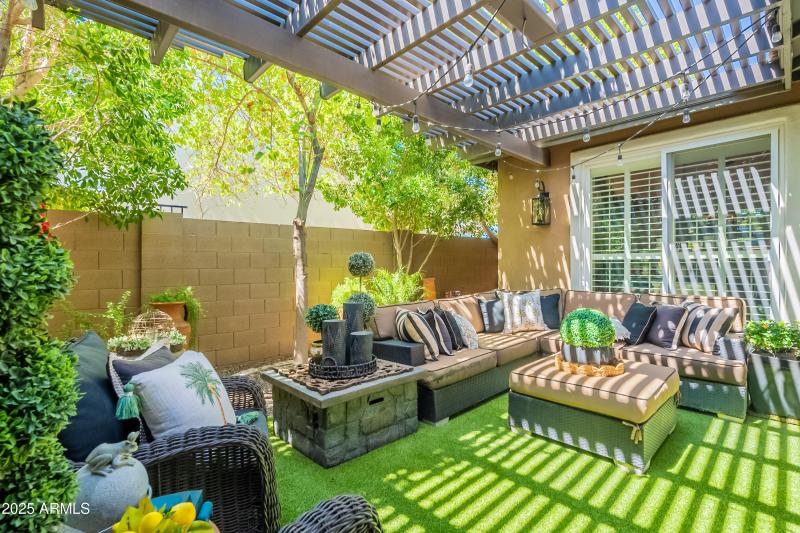 Entertaining Courtyard