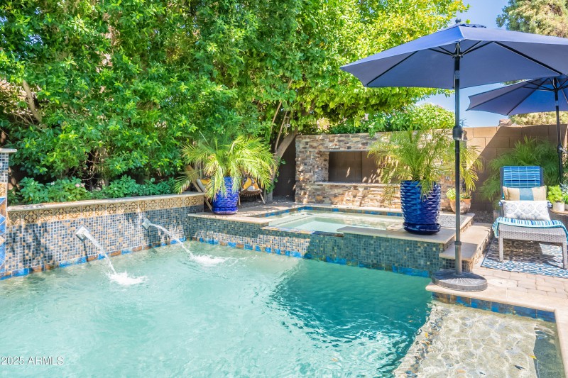 Pool/Spa/Fireplace