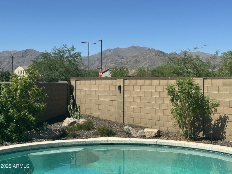 64C7CBEF-35A9-4DE5-93C2-786DE4BEC2DF