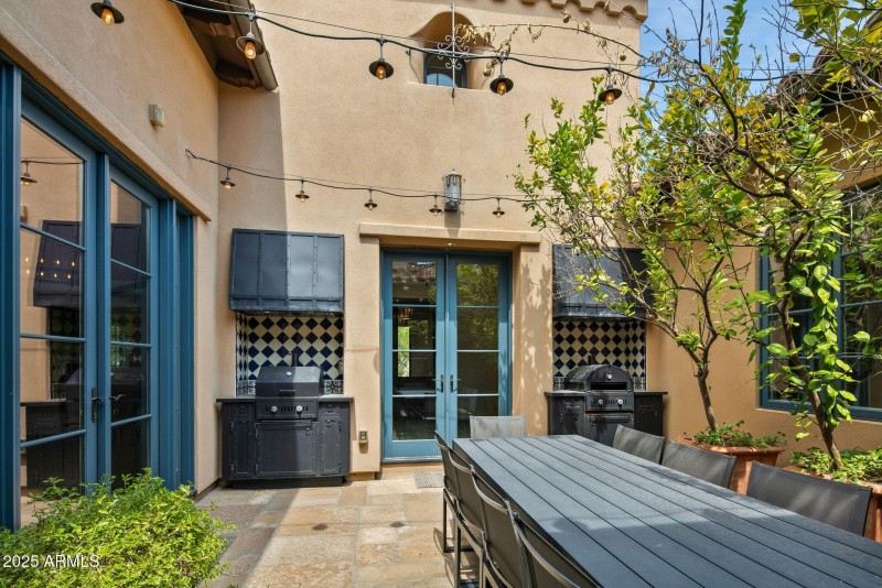40-web-or-mls-Grill Patios