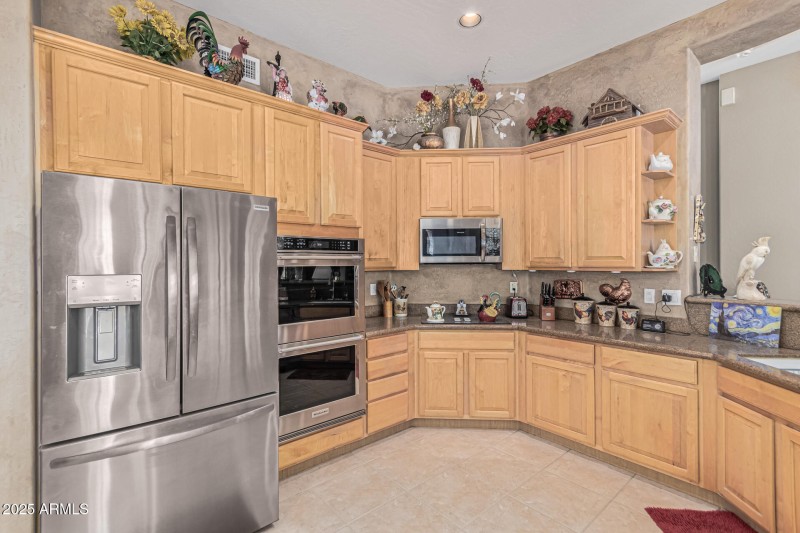 Spacious Kitchen, newer appliances
