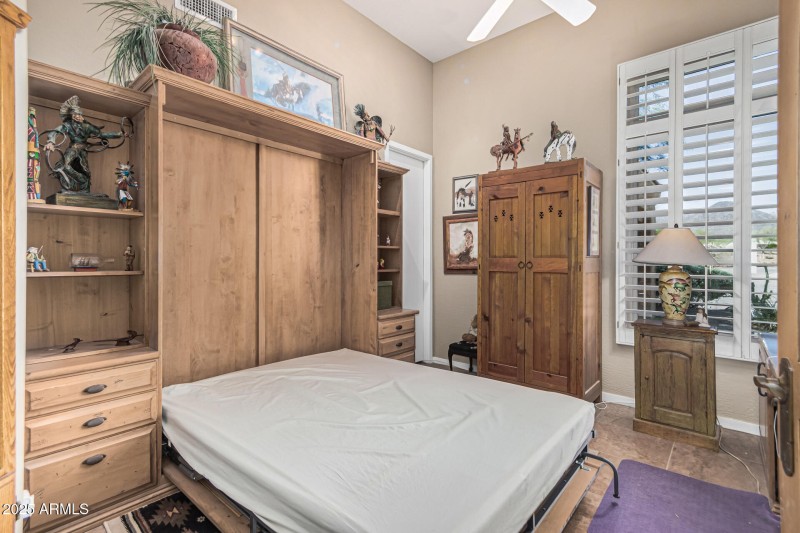 Guest Bedroom (2)/Den-Office