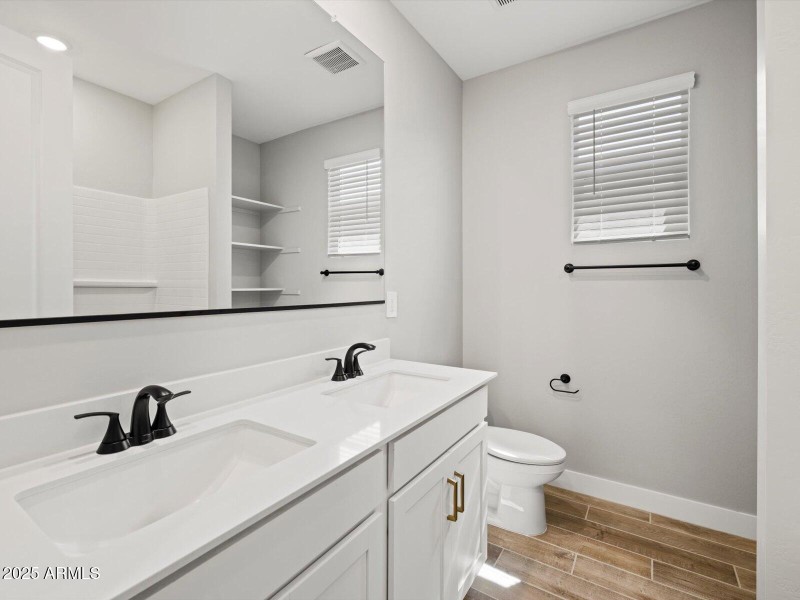 Bath 2 Double sinks