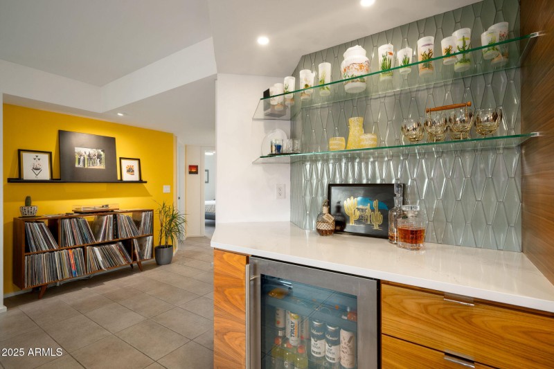 Custom Bar