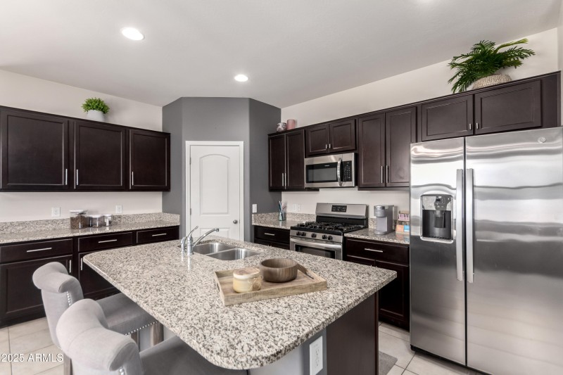2 KITCHEN AREA