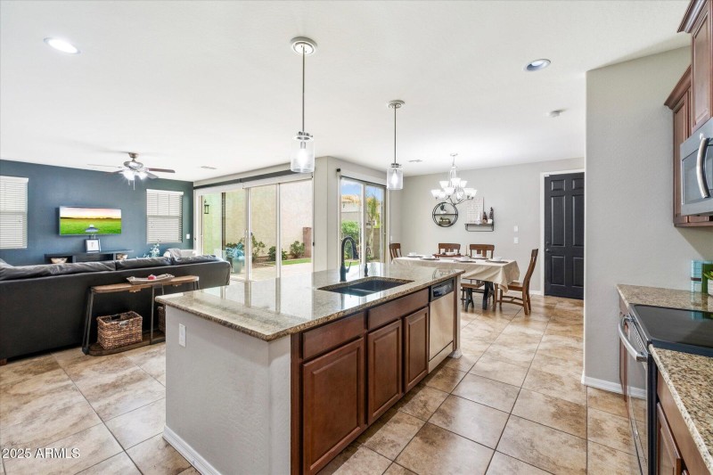 09-Kitchen