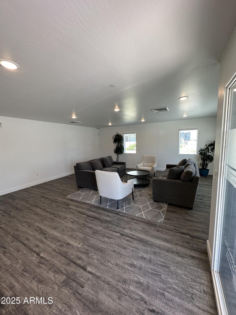 CLUBHOUSE GATHERING ROOM