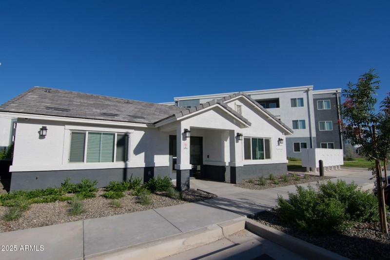 CLUBHOUSE