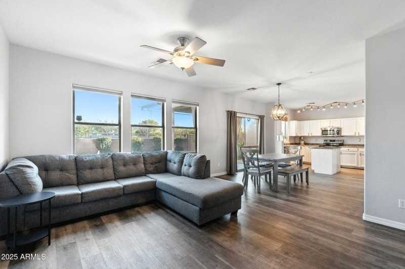 22-web-or-mls-Catherine-22