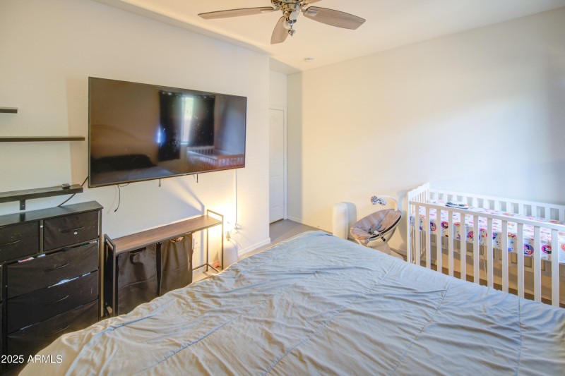 Bedroom 4-pic 2