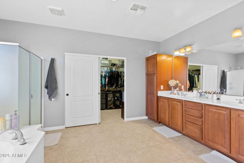 23-web-or-mls-19 - Master Spa and Walk I