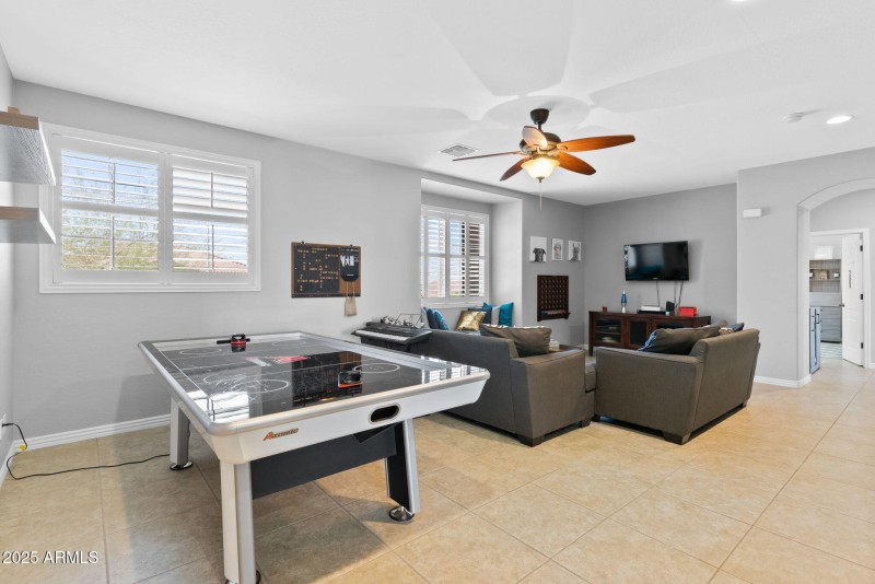 25-web-or-mls-21 - Spacious Loft