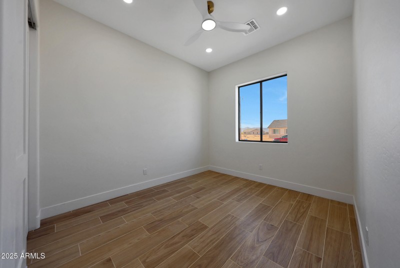 B (11) Bedroom 2