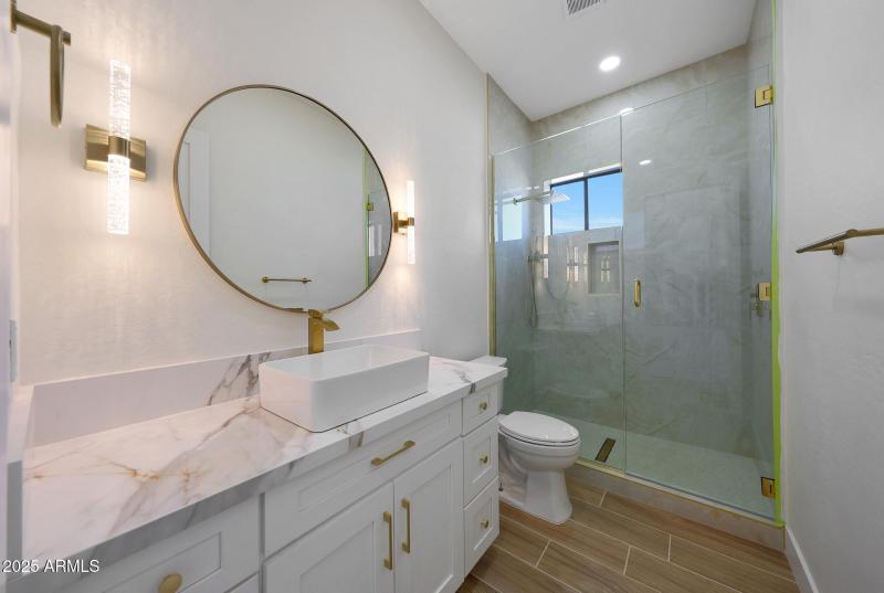 B (19) Bedroom 4 Ensuite