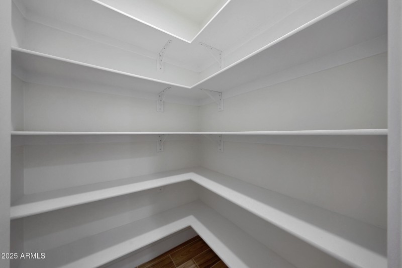 B (23) Pantry